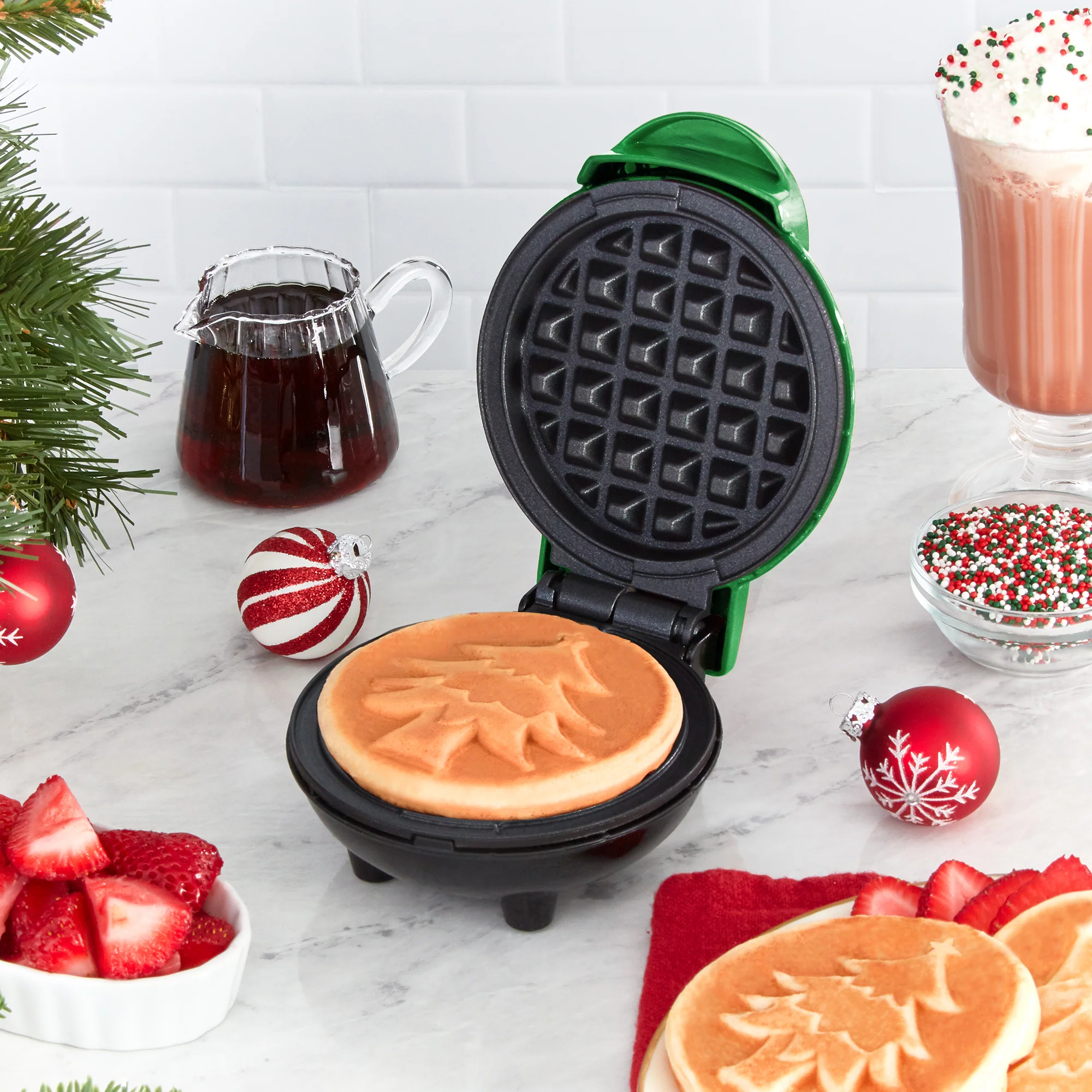 Christmas Tree Mini Waffle Maker - Image 2