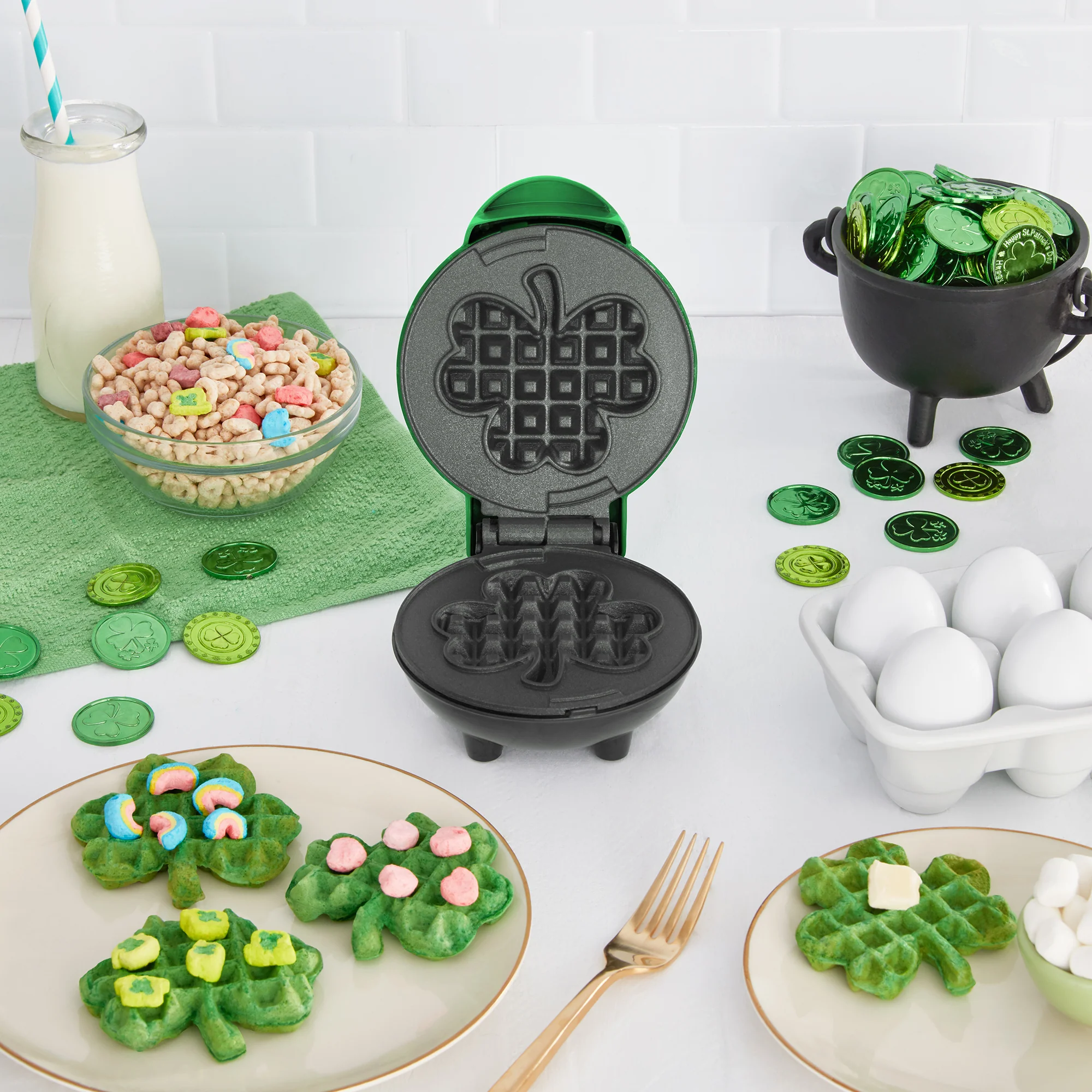 Shamrock Mini Waffle Maker - Image 4