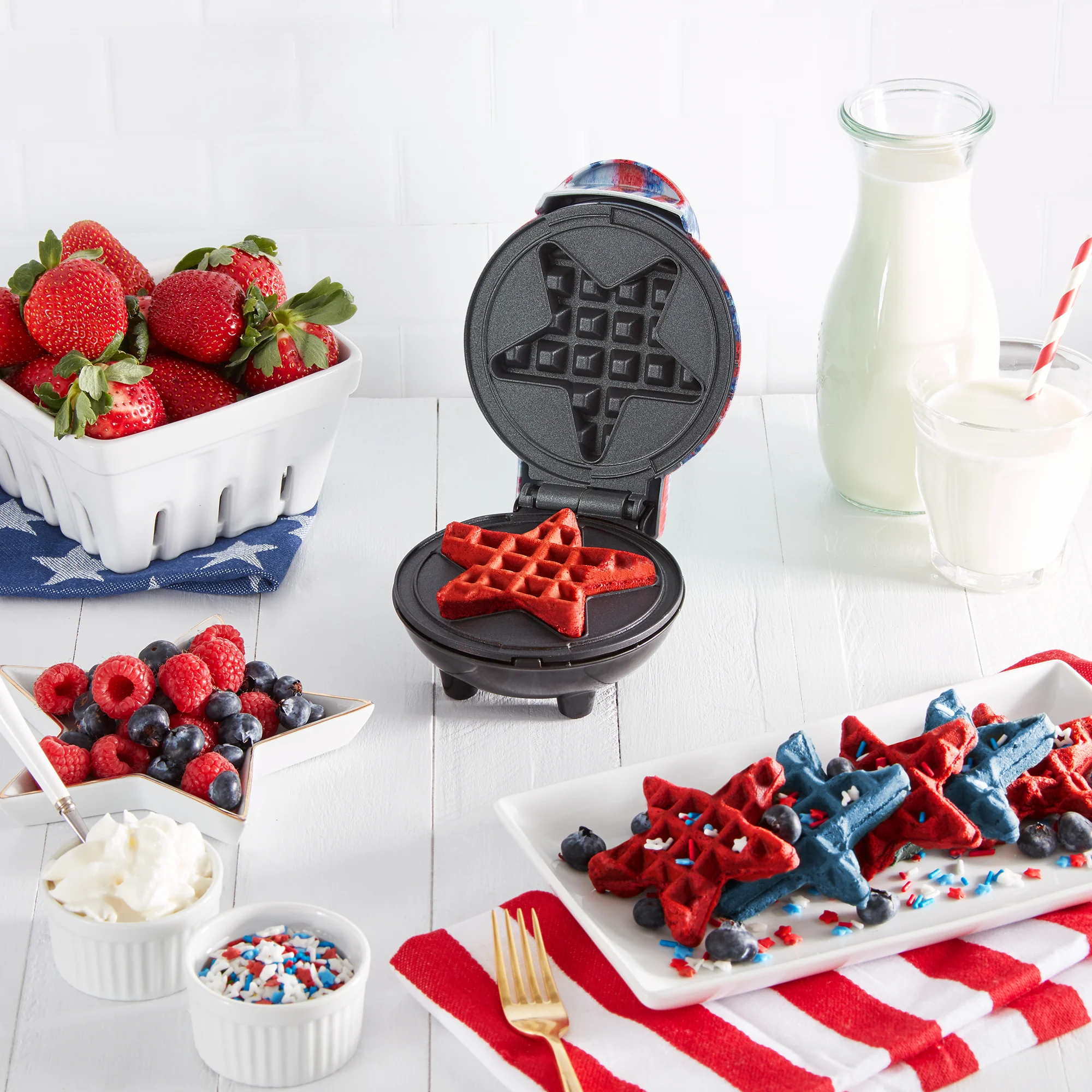 Star Mini Waffle Maker with Americana Print - Image 2